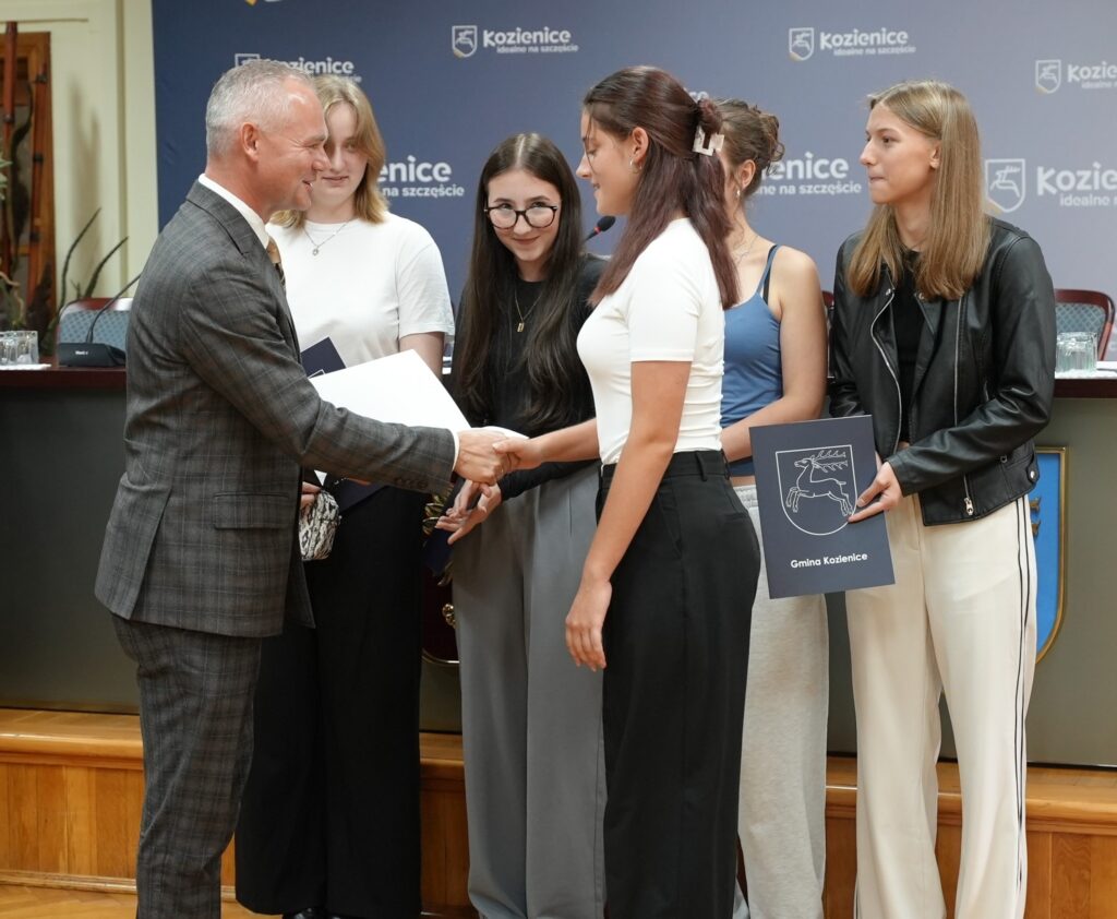 Wręczenie nagród w Urzędzie Gminy