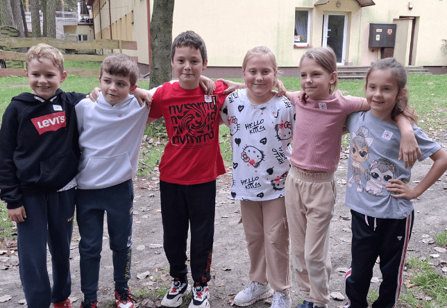 Uczniowie szkoły PSP 3 w Kozienicach podczas akcji " I Biego po zdrowie z PCK"