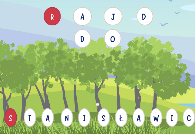 Uczniowie PSP 3 Kozienice podczas rajdu pieszego do Stanisławic