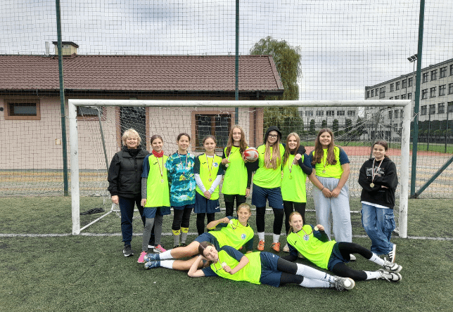 MISTRZOSTWA GMINY KOZIENICE W PIŁCE NOŻNEJ DZIeWECZĄT Z KLAS VIII I VII