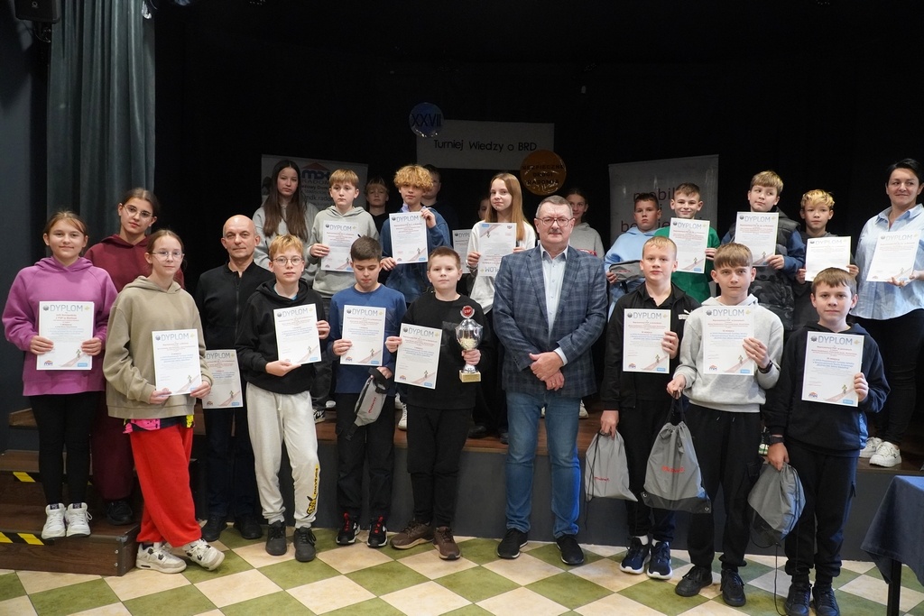 XXVII Turniej Wiedzy o Bezpieczeństwie Ruchu Drogowego „Bezpieczne Drogi Radomia” - uczniowie nagrodzeni