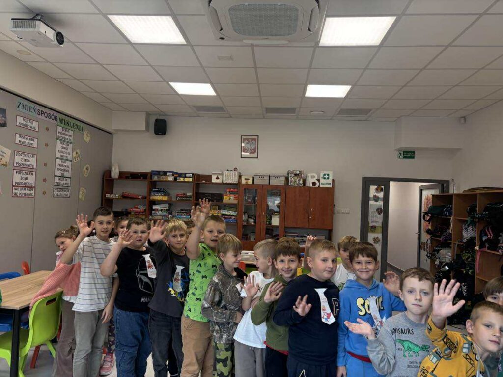 Chłopcy w świetlicy szkolnej