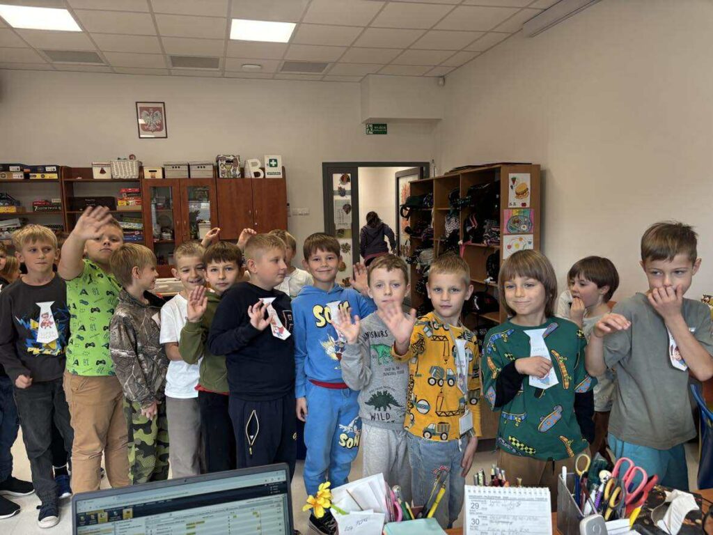 Chłopcy w świetlicy szkolnej