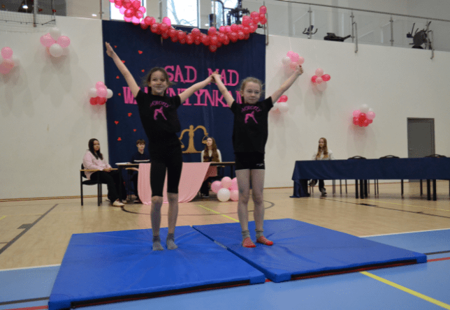 Udział uczniów w akademii walentynkowej