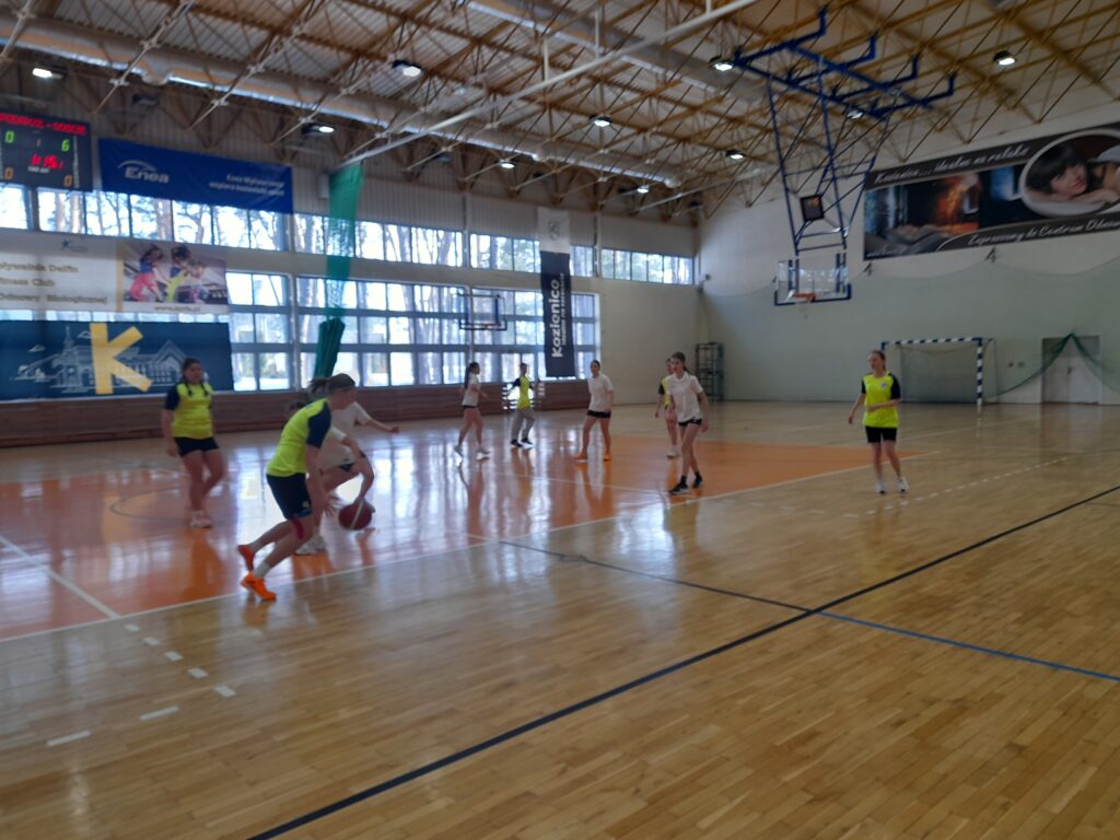 ROZGRYWKI - PIŁKA KOSZYKOWA