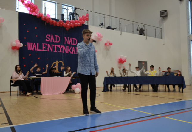 Udział uczniów w akademii walentynkowej