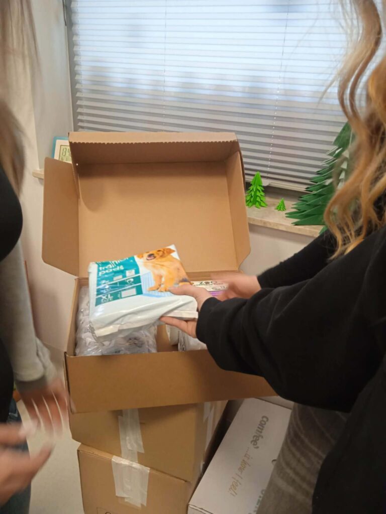 Dary na rzecz kozienickiego przytuliska.