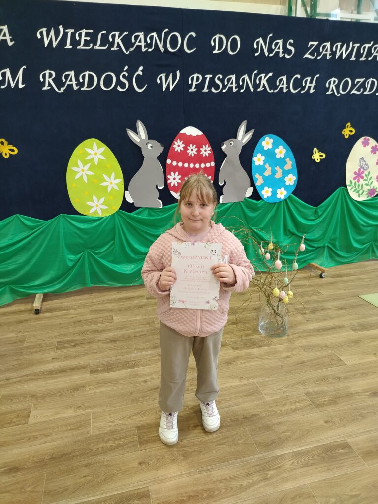 Wyróżniona w konkursie uczennica.