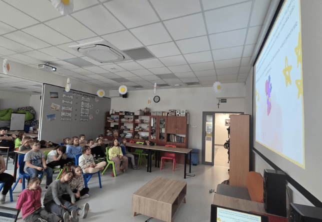 Udział uczniów w akcji "Wyjątkowa skarpetka-wyjątkowość jest wartością"