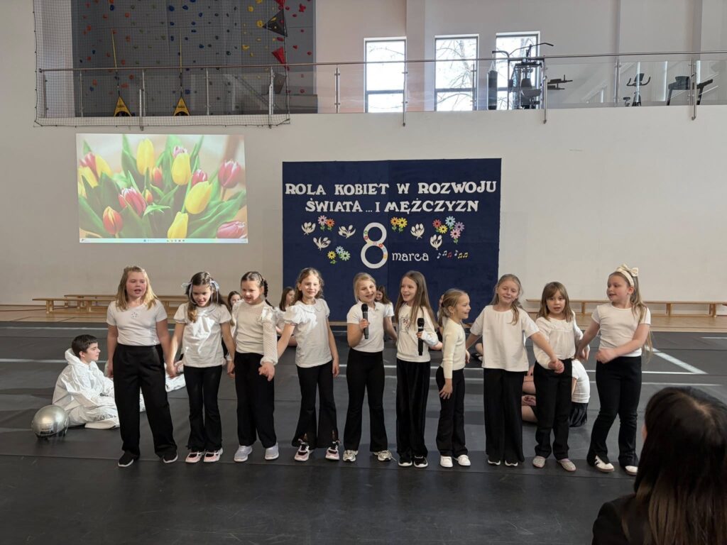 Uczennice klasy z 2a 