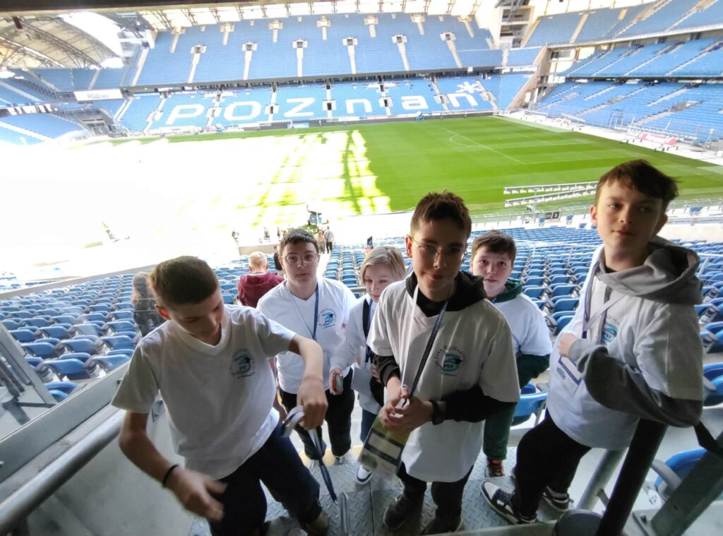 Uczniowie biorący udział w Finale Ogólnopolskiego Konkursu Ekologicznego pod patronatem firmy Enea „Jesteś energią przyszłości”