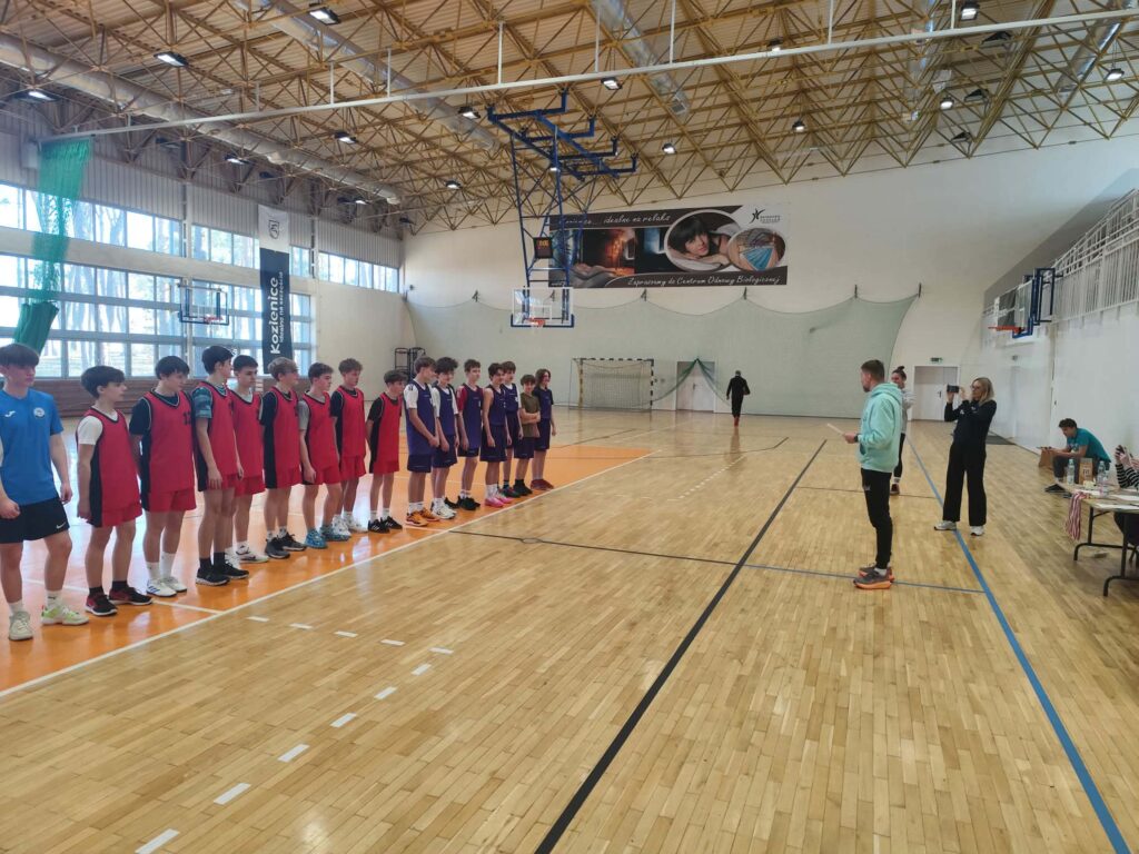 Uczestnicy zawodów sportowych.