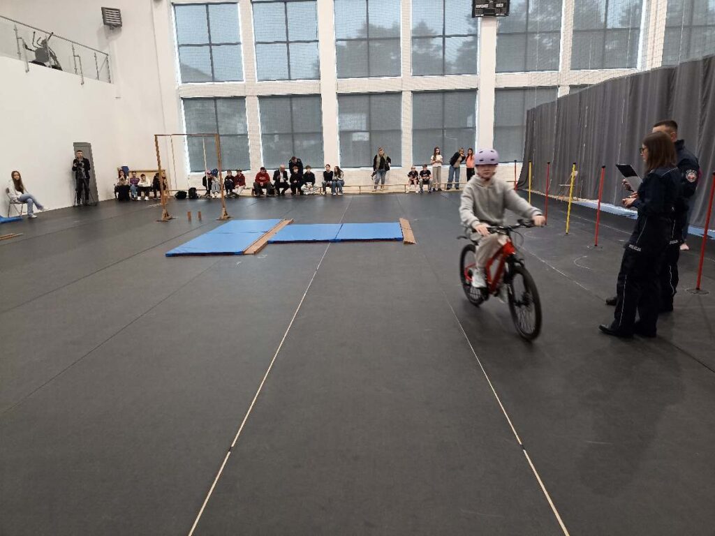 Eliminacje powiatowe XLVII Ogólnopolskiego Turnieju Bezpieczeństwa w Ruchu Drogowym, które odbyły się 9.04.2026r. w Publicznej Szkole Podstawowej nr 3 z Oddziałami Integracyjnymi w Kozienicach