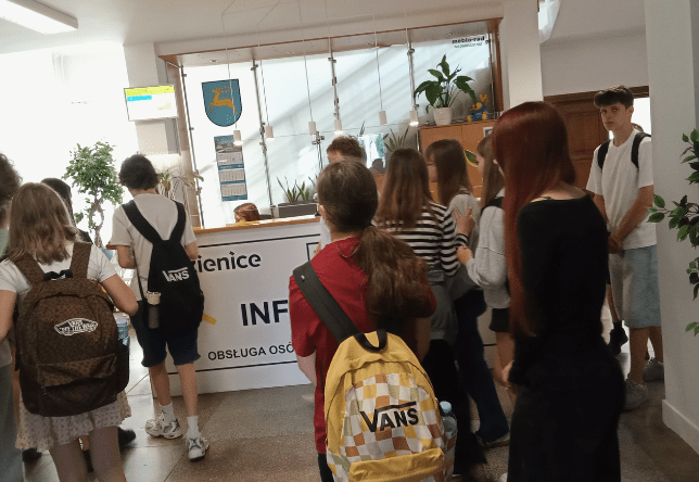  uczniowie klas 7c i 7d odwiedzili Urząd Miejski w ramach lekcji doradztwa zawodowego.